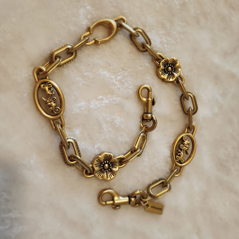 Coach Horse And Carriage Chain Strap